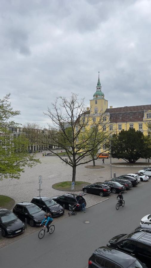 4ZKB wunderschöne Altbauwohnung über mehrere Etagen mit Dachterrasse und Schreibtisch direkt am Schloß Oldenburg Exterior foto